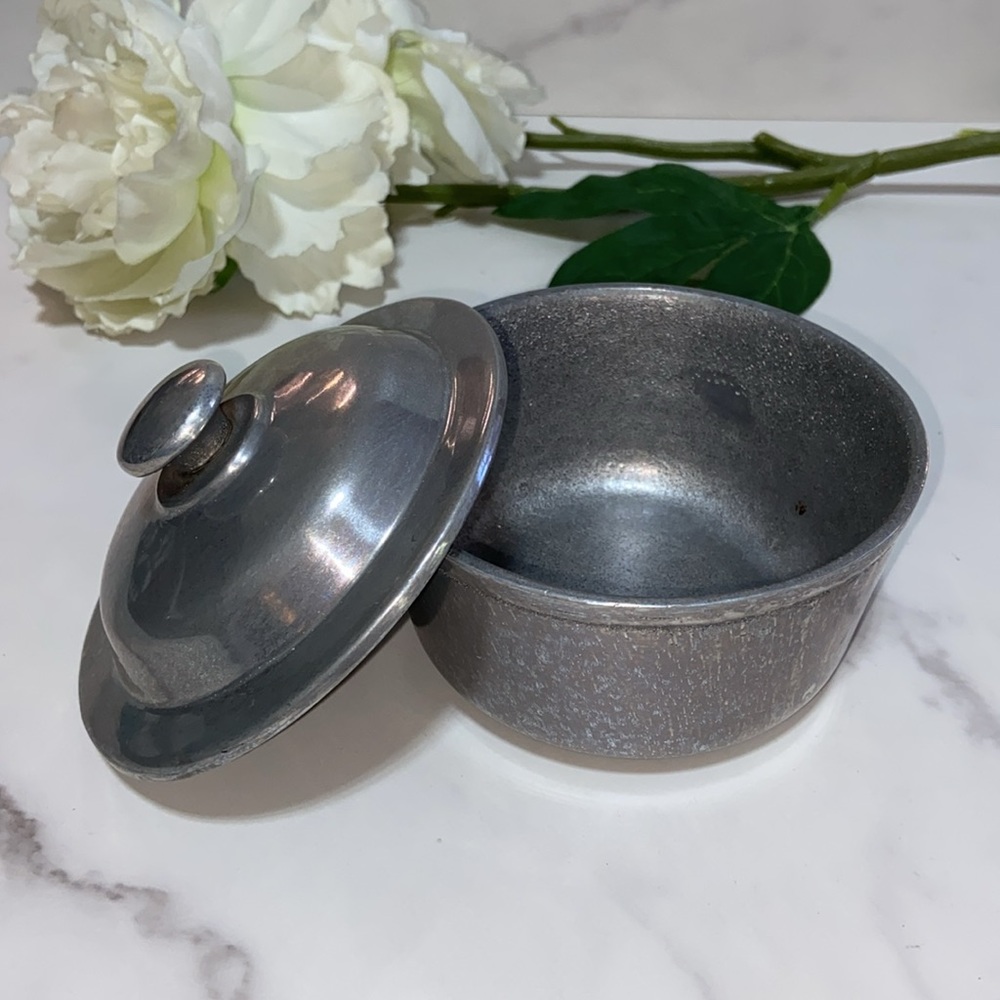 Vintage Wilton Columbia Lidded Bowl